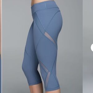 EUC Lululemon Cool To Street Crop Size 10